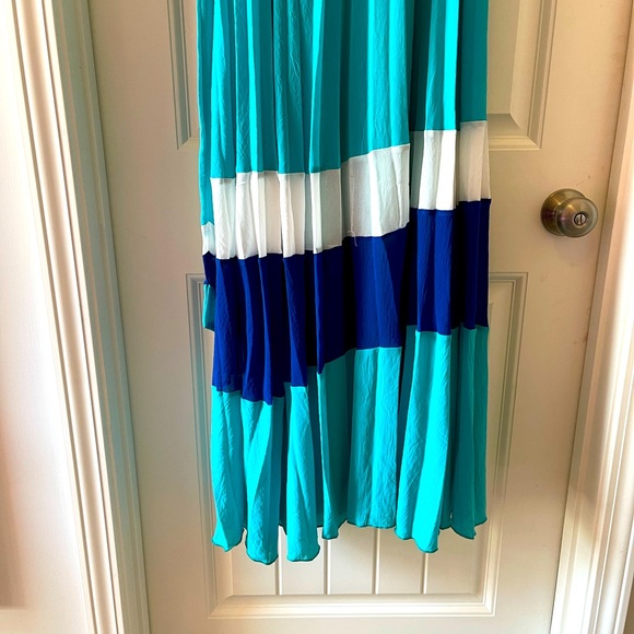 Warm Weather Maxi Dress - Picture 2 of 5